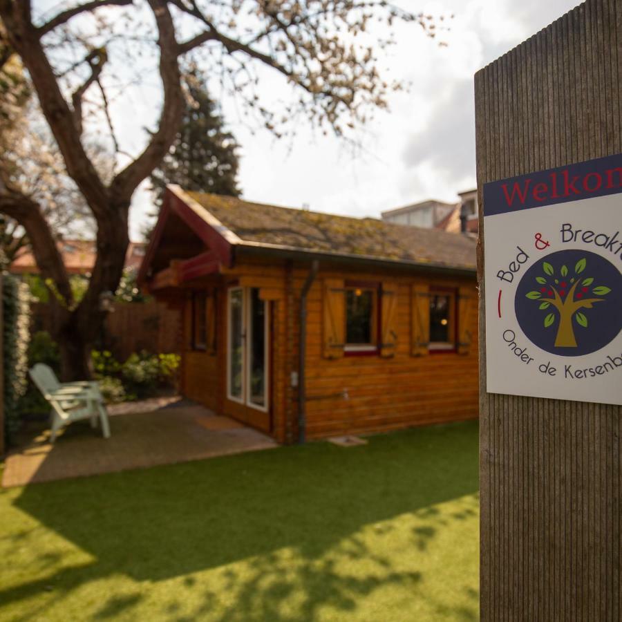 Onder De Kersenboom Bed & Breakfast ฮิลเวอร์ชุม ภายนอก รูปภาพ