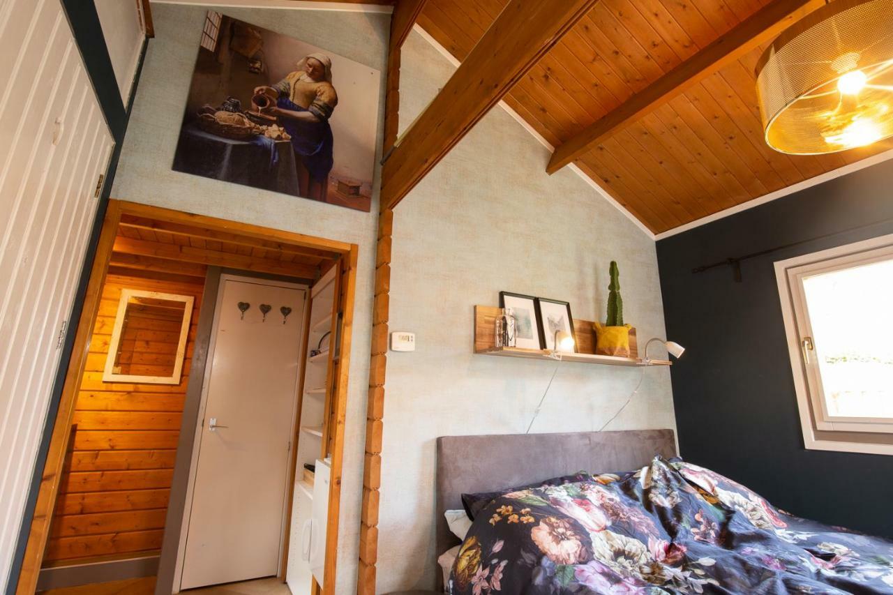 Onder De Kersenboom Bed & Breakfast ฮิลเวอร์ชุม ภายนอก รูปภาพ